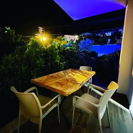 2 Bedroom Flat With Swimming Pool For Rent Mazi Village Of ボドルム